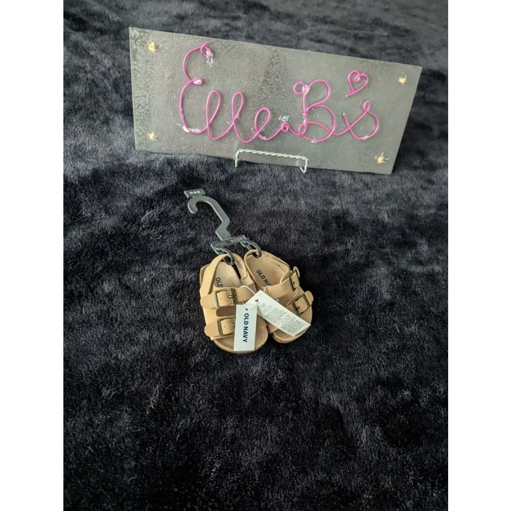 NWT Old Navy Tan Baby Sandals 0-3M
